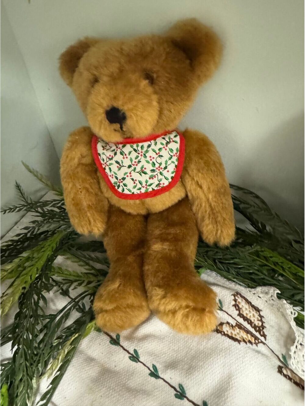 #5cb - Vintage 1984 Hallmark Bo-Bo Near Christmas